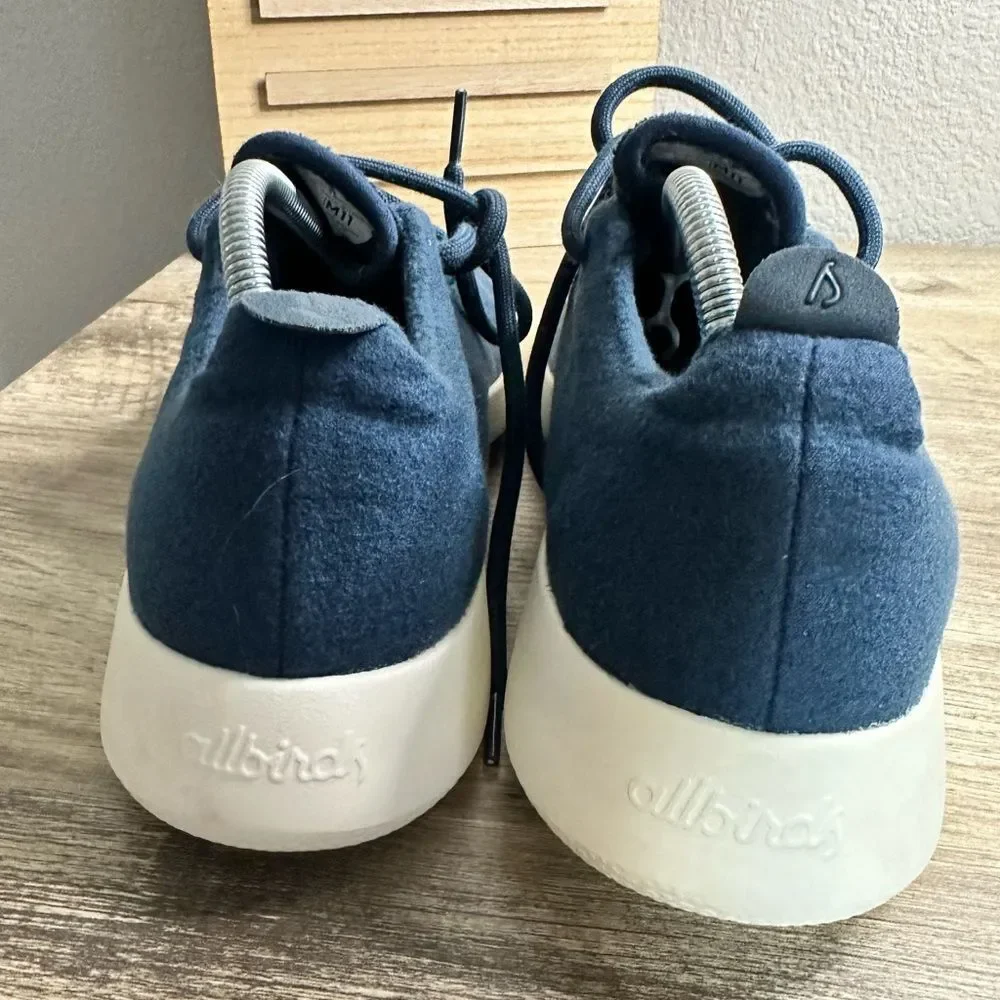 Allbirds Men’s 10 Navy Wool Runners Sneakers